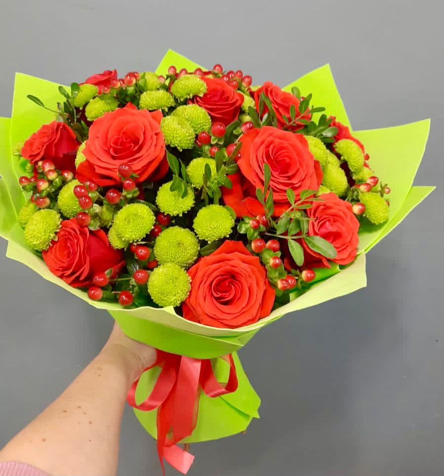 Букет цветов из: Хризантемы и Розы в Жуковский