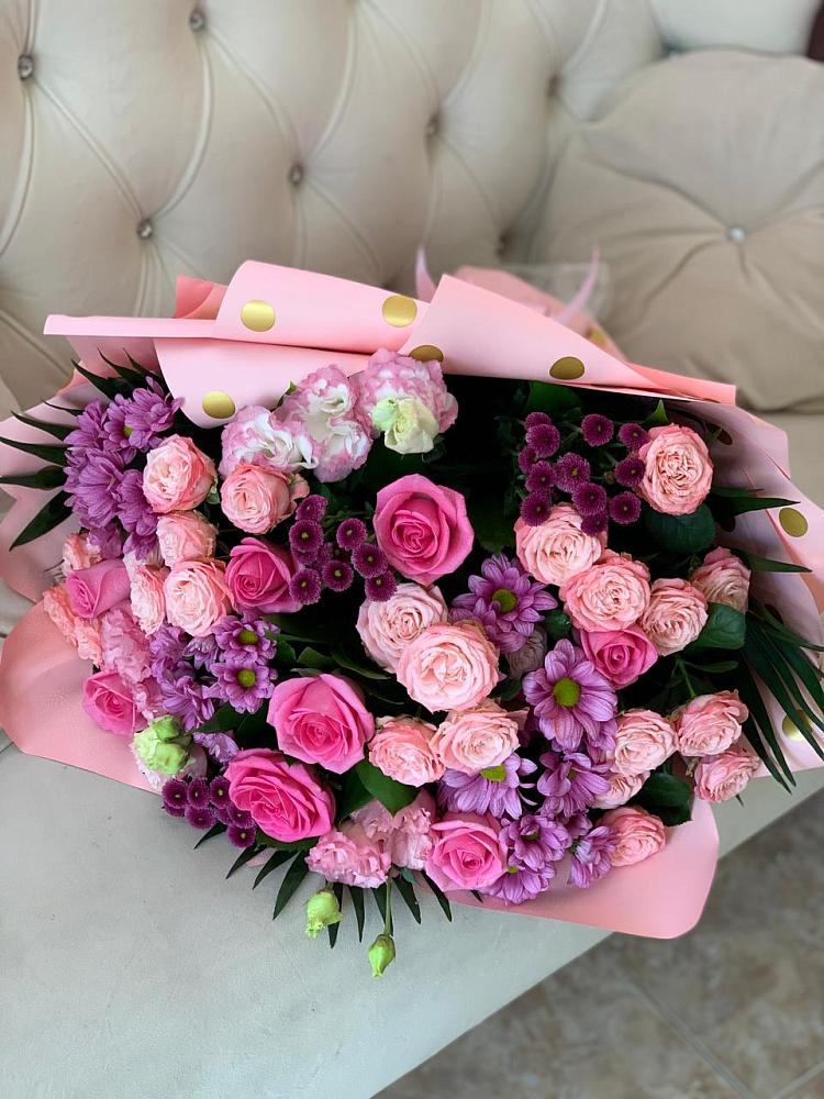 Букет цветов из: Хризантемы, Розы и Лизиантусы в Жуковский