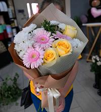 Букет цветов из:  Герберы, Розы и Хризантемы в Жуковский