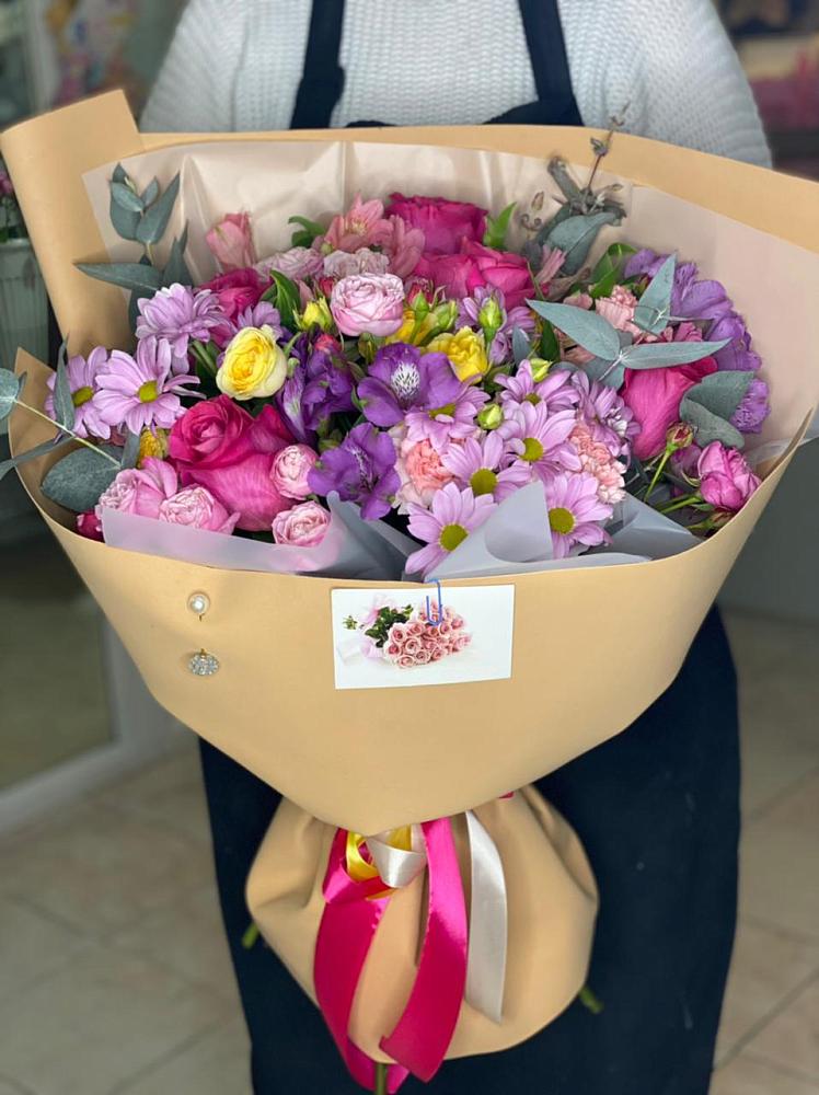 Букет цветов из: Хризантемы, Гвоздики и Альстромерии в Жуковский