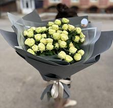 Букет Белые кустовые розы Солинеро в Жуковский