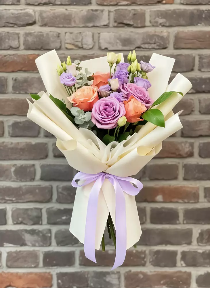 Букет цветов из: Лизиантусы и Розы в Жуковский