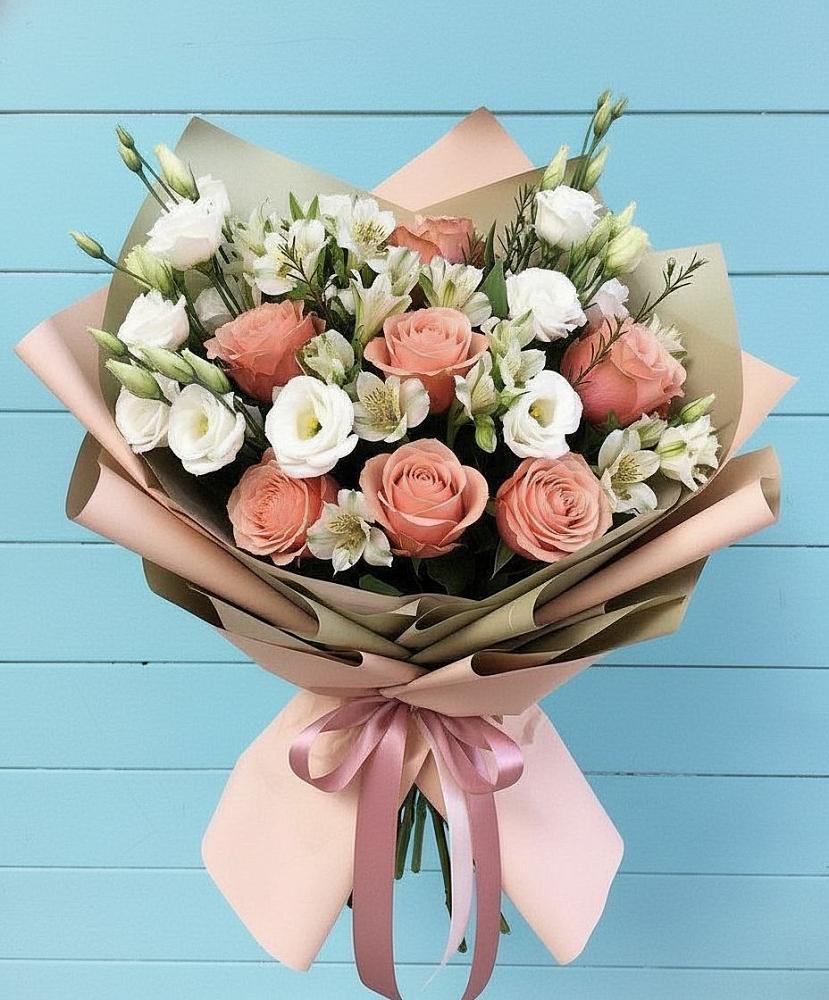 Букет цветов из: Розы, Альстромерии и Лизиантусы в Жуковский