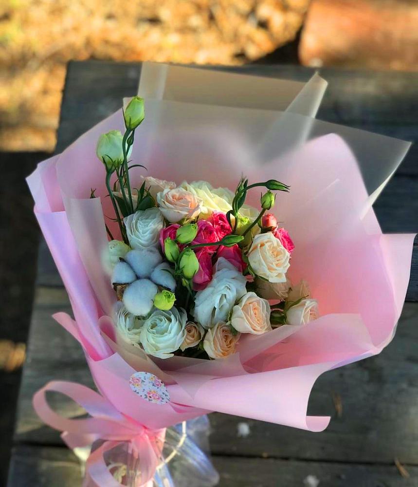 Букет цветов из: Розы и Лизиантусы в Жуковский