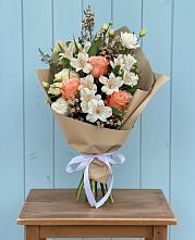 Букет цветов из:  Альстромерии, Лизиантусы, Розы и Хризантемы #REPLACE_PRED# Жуковский