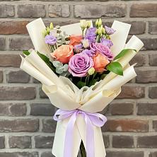 Букет цветов из:  Лизиантусы и Розы в Жуковский