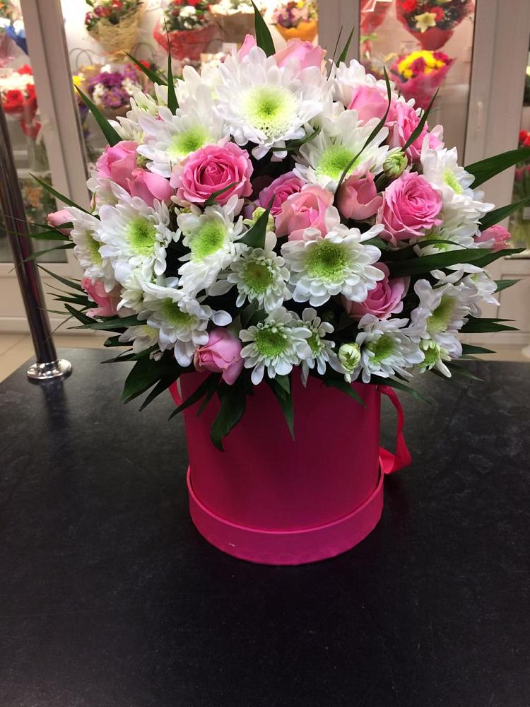 Цветочная композиция из Розы и Хризантемы в шляпной коробке в Жуковский