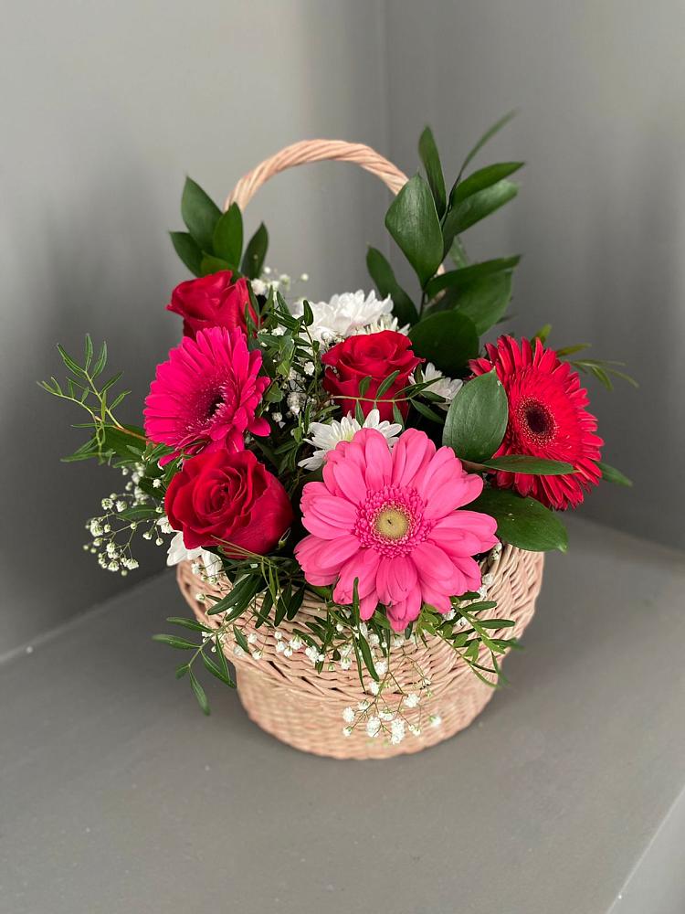 Цветочная композиция из Розы, Хризантемы и Герберы в корзине в Жуковский