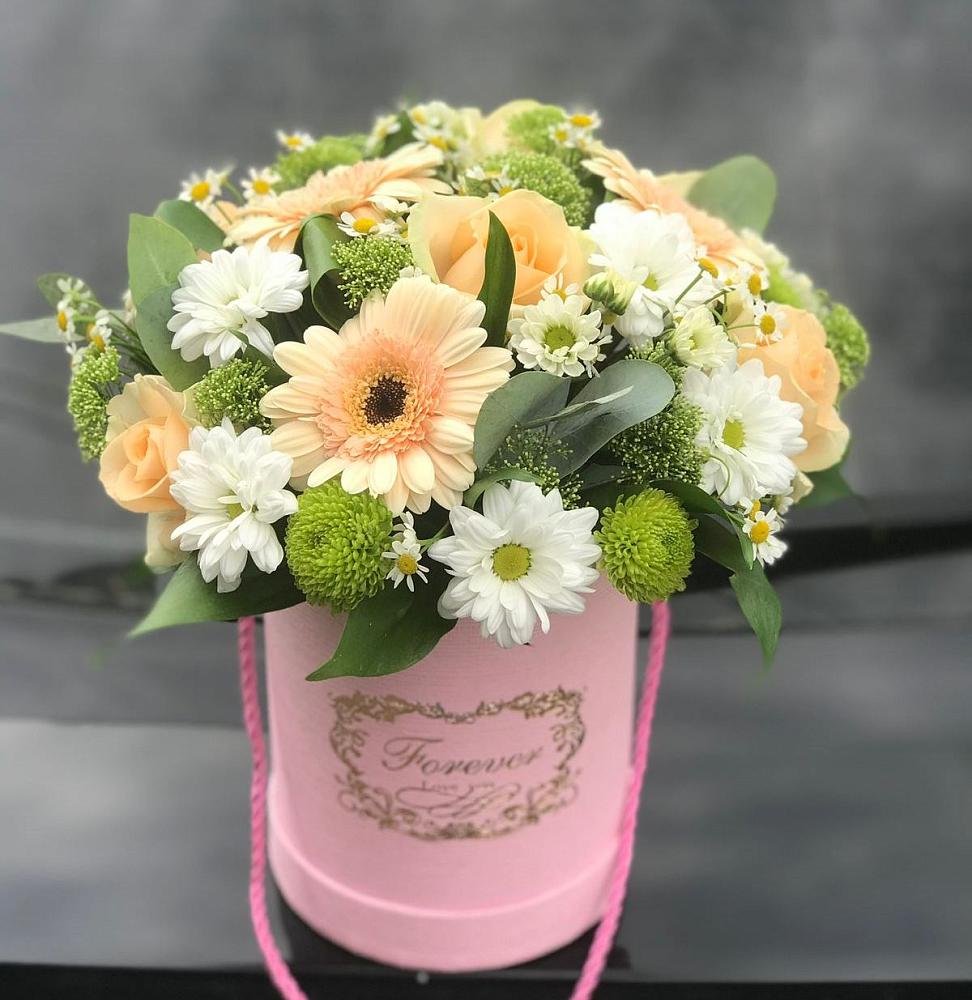 Цветочная композиция из Розы, Герберы и Хризантемы в шляпной коробке в Жуковский