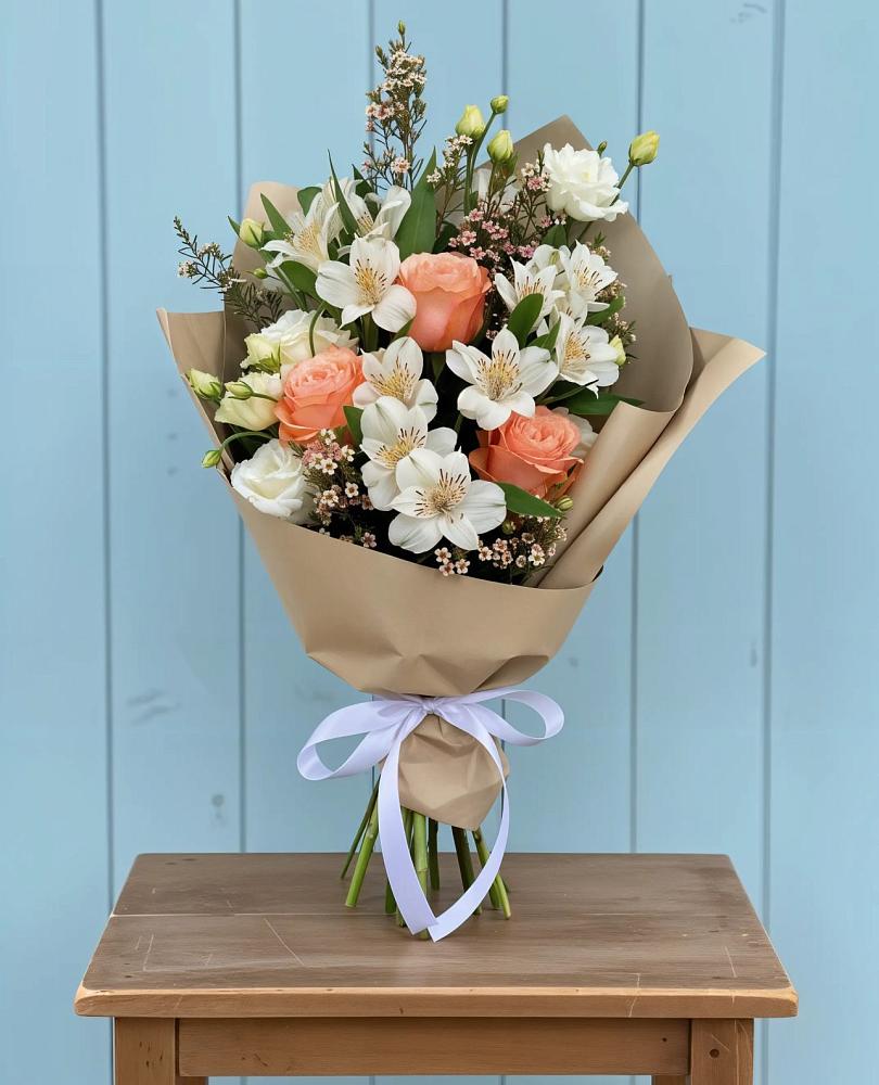 Букет цветов из: Альстромерии, Лизиантусы, Розы и Хризантемы в Жуковский